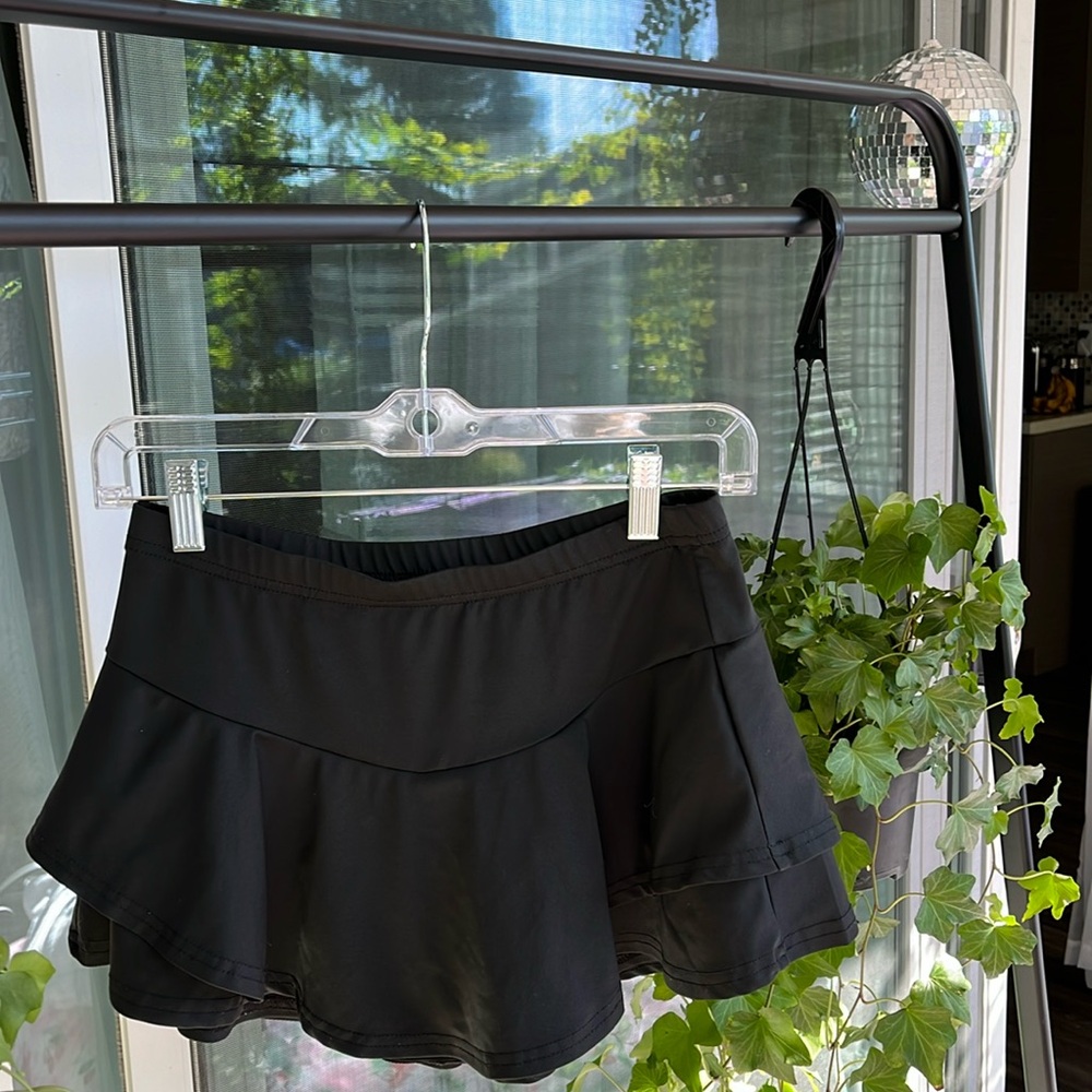 Black Medium Flirty Skort 🎀